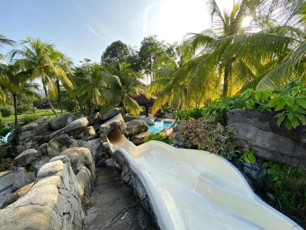 Pulai Spring Resort Kampung Kangkar Pulai Kültér fotó